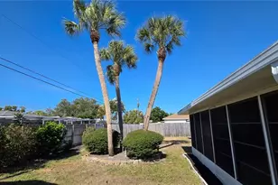 2260 Sandlewood Dr, Venice, FL 34293 - Photo 9
