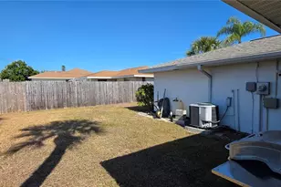 2260 Sandlewood Dr, Venice, FL 34293 - Photo 11