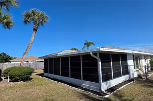 2260 Sandlewood Dr, Venice, FL 34293 - Photo 9