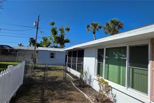 2260 Sandlewood Dr, Venice, FL 34293 - Photo 15