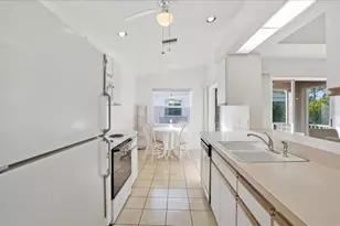 5670 Sheffield Greene Cir, Sarasota, FL 34235 - Photo 13