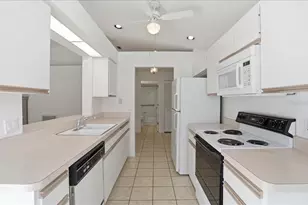 5670 Sheffield Greene Cir, Sarasota, FL 34235 - Photo 17