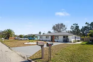 6907 11th Ave NW, Bradenton, FL 34209 - Photo 3