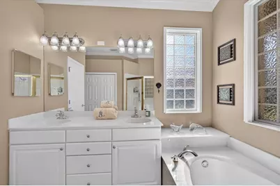 719 Misty Pond Court, Bradenton, FL 34212 - Photo 13