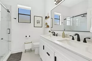 8051 36th St Cir E, Sarasota, FL 34243 - Photo 29