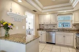 2721 Riverbluff Pl, Sarasota, FL 34231 - Photo 13