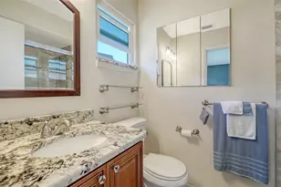 2721 Riverbluff Pl, Sarasota, FL 34231 - Photo 19