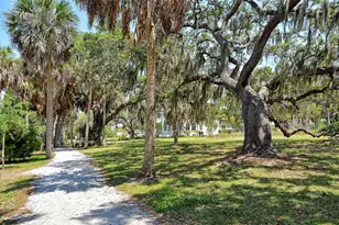 2721 Riverbluff Pl, Sarasota, FL 34231 - Photo 61