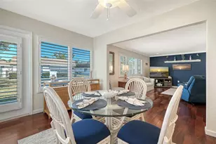 2721 Riverbluff Pl, Sarasota, FL 34231 - Photo 11