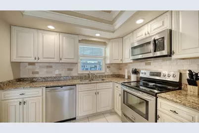 2721 Riverbluff Place #V-50, Sarasota, FL 34231 - Photo 17