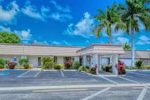 2721 Riverbluff Pl, Sarasota, FL 34231 - Photo 33