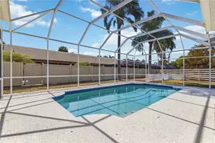 4822 Hamlets Grv Dr, Sarasota, FL 34235 - Photo 39