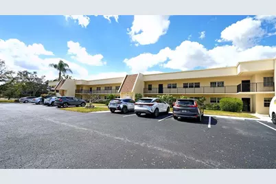 7880 Palm Aire Lane #203, Sarasota, FL 34243 - Photo 3