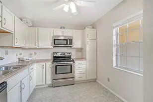 7880 Palm Aire Ln, Sarasota, FL 34243 - Photo 17