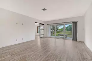 7880 Palm Aire Ln, Sarasota, FL 34243 - Photo 9