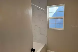 2407 Reef Ct, Orlando, FL 32805 - Photo 11