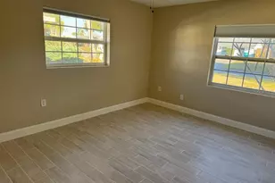 2407 Reef Ct, Orlando, FL 32805 - Photo 9