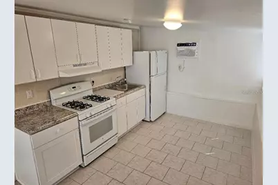 103 32nd Street NW, Bradenton, FL 34205 - Photo 3