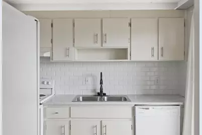 4435 1st Street NE #205, Saint Petersburg, FL 33703 - Photo 5