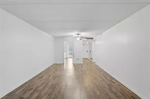 4435 1st St NE, Saint Petersburg, FL 33703 - Photo 7