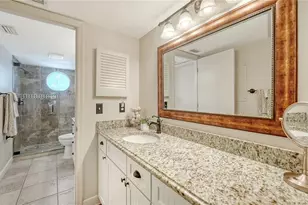 1350 Siesta Bayside Dr, Sarasota, FL 34242 - Photo 23