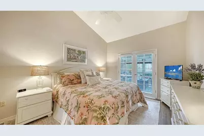 1350 Siesta Bayside Drive #1350B, Sarasota, FL 34242 - Photo 19