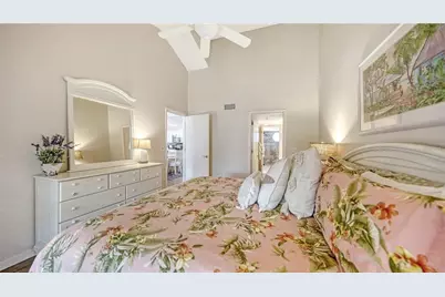 1350 Siesta Bayside Drive #1350B, Sarasota, FL 34242 - Photo 21