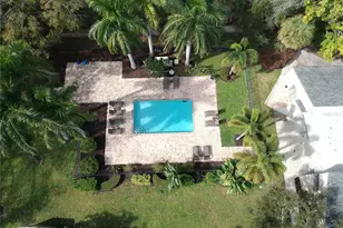 2224 Bahia Vista St, Sarasota, FL 34239 - Photo 13