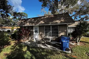 1335 Glendale Cir W, Sarasota, FL 34232 - Photo 3