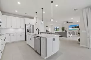 5876 Silverside Pne Ct, Lakewood Ranch, FL 34211 - Photo 7