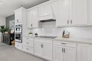 5876 Silverside Pne Ct, Lakewood Ranch, FL 34211 - Photo 11