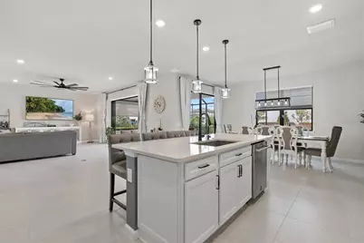 5876 Silverside Pine Court, Lakewood Ranch, FL 34211 - Photo 9