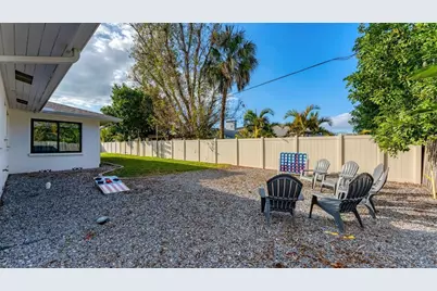 2411 Valencia Drive, Sarasota, FL 34239 - Photo 43