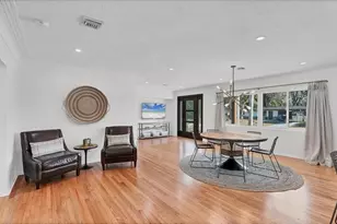 2411 Valencia Dr, Sarasota, FL 34239 - Photo 19