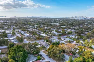 2411 Valencia Dr, Sarasota, FL 34239 - Photo 49