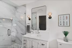 2411 Valencia Dr, Sarasota, FL 34239 - Photo 31