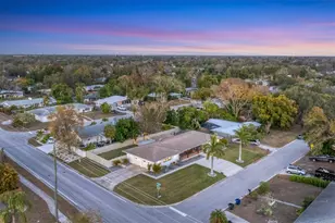 2411 Valencia Dr, Sarasota, FL 34239 - Photo 45