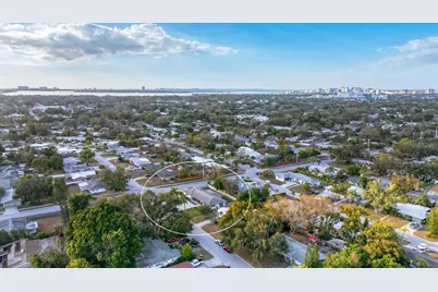2411 Valencia Drive, Sarasota, FL 34239 - Photo 49