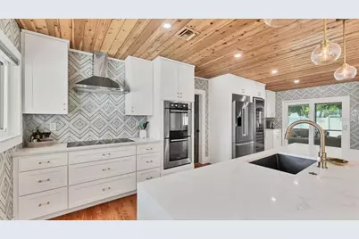 2411 Valencia Drive, Sarasota, FL 34239 - Photo 11