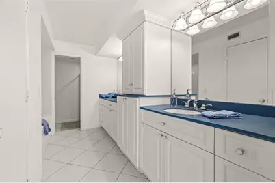 5880 Midnight Pass Road #605, Sarasota, FL 34242 - Photo 35