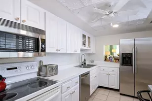 1770 Benjamin Franklin Dr, Sarasota, FL 34236 - Photo 11