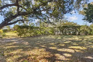 1508 Pelican Cove Rd, Sarasota, FL 34231 - Photo 25