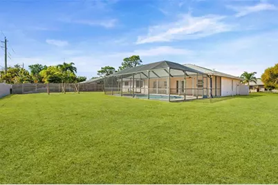 8219 Timber Lake Lane, Sarasota, FL 34243 - Photo 5