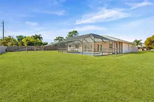 8219 Timber Lake Ln, Sarasota, FL 34243 - Photo 5