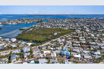 204 84th Street, Holmes Beach, FL 34217 - Photo 51