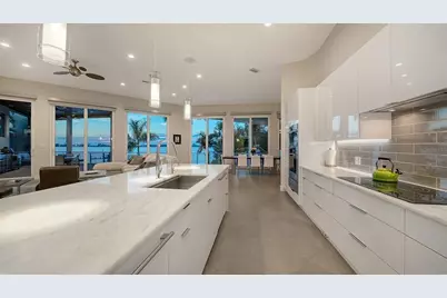 324 Bayshore Drive, Osprey, FL 34229 - Photo 17