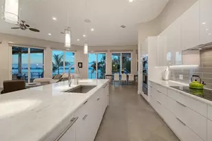 324 Bayshore Dr, Osprey, FL 34229 - Photo 17