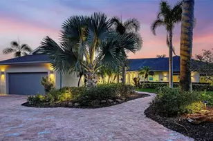 324 Bayshore Dr, Osprey, FL 34229 - Photo 3