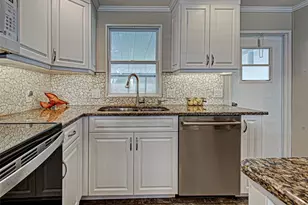 252 Sun Air Cir, Osprey, FL 34229 - Photo 17