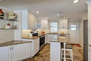 252 Sun Air Cir, Osprey, FL 34229 - Photo 15